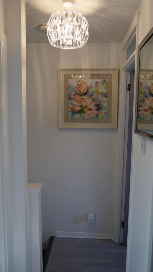 Milton Keynes Luxury Short Stay House With Wifi And Free Parking Wolverton  Экстерьер фото